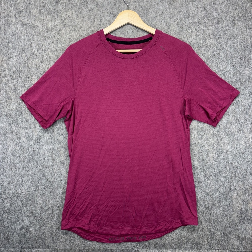 License to Train Short-Sleeve Shirt Men's Small Pink Fuchscia Gym Athleisure Run